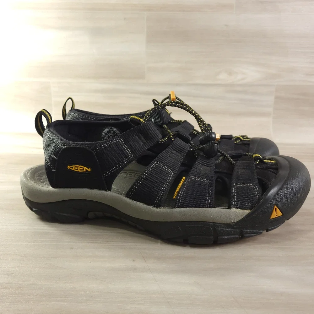 KEEN Newport H2 Sandals Mens Size 9 Black Hiking Water Shoes 1001907